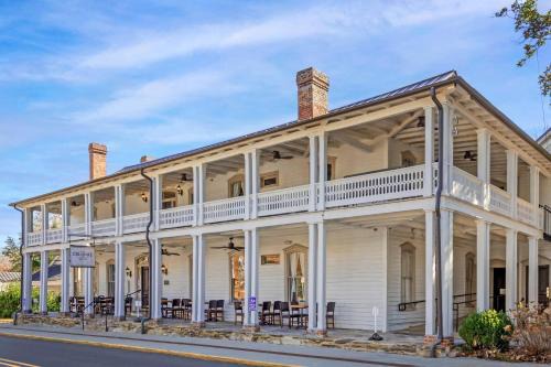 The Colonial Inn, an Ascend Collection Hotel
