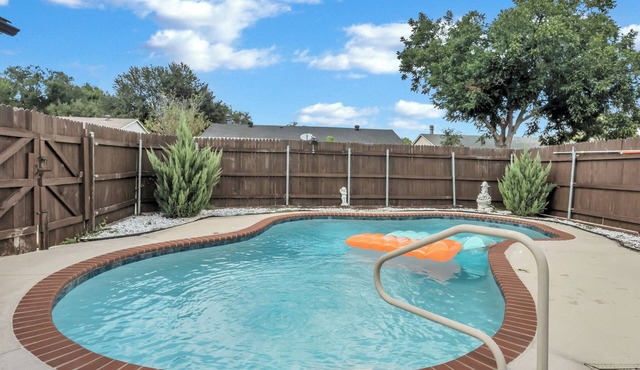 The Colony Getaway,Pool,Pet-Friendly,Games & Fun