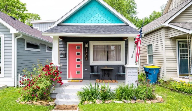 The Colorful Cottage Charming Fountain Square Home