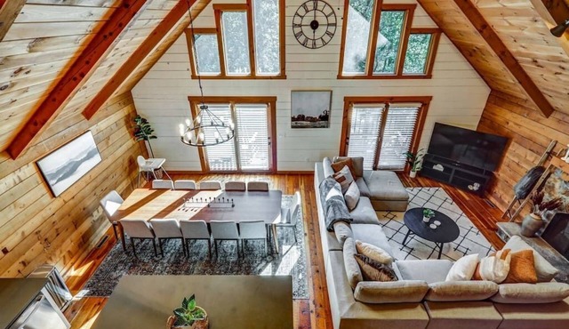 The Columbia Lodge - Family getaway close to home