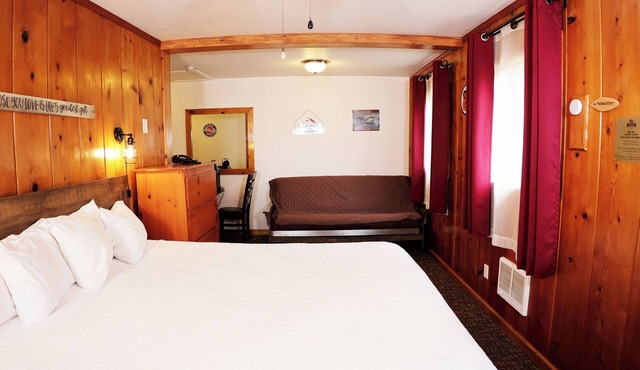 The Columbia Room: Exclusive King Suite – Our Most Popular Hidden Gem!