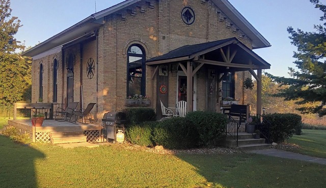 The Comfort Schoolhouse, Est 1872
