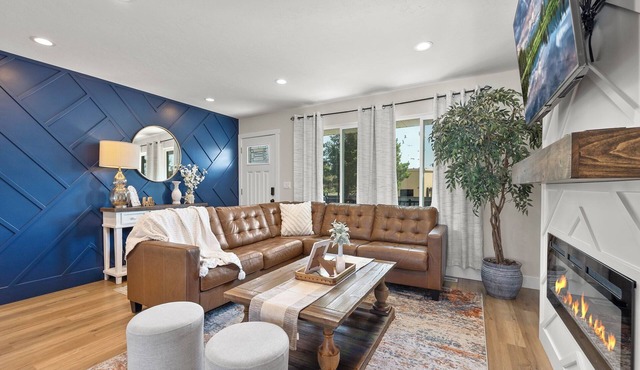 The Comfy Rambler- 6 bd 3 bath House