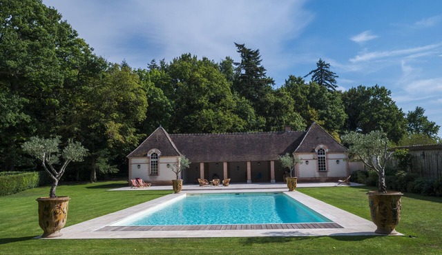 The commandery of the castle, at the gates of Chambord
