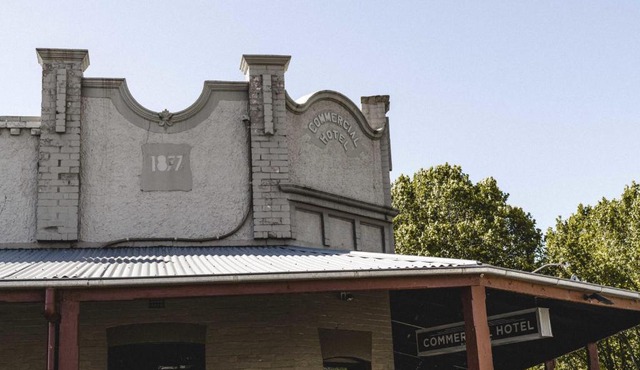 The Commercial Quarters - Room 5-has air conditioning, free WIFI, TV and fridge