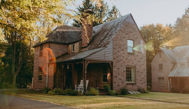 The Conestoga Cottage | Hot Tub, Rustic Charm, Near Downtown Lancaster