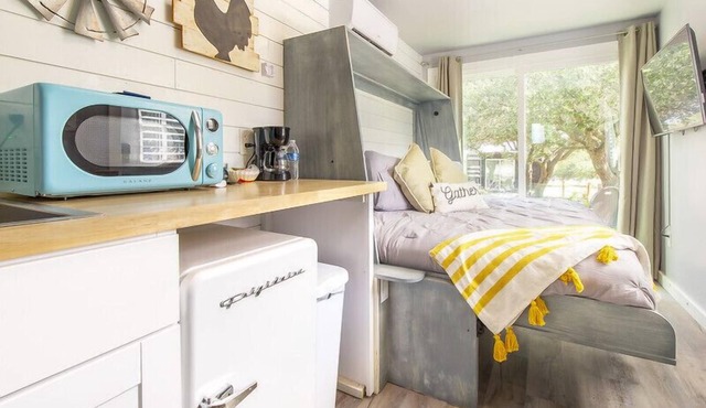 The Container Retreat @ 290 Wine Trail #8