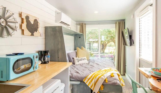 The Container Retreat @290 Wine Trail #3 Hill Country bliss