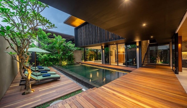 The Continental 8 bedroom luxury Seminyak