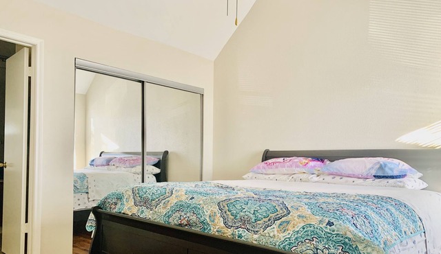 The convenient clean modern Condo