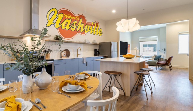 The Conway | Modern Music City Penthouse Sleeps 28