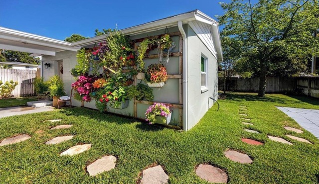 The Cook Cottage sleeps 4 in Dunedin