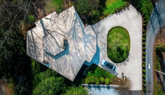 The Coolest House in Brevard- Mid-Century - Impeccably Clean