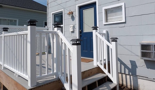 "The Coop" - Charming 2-bedroom cottage in Ellis. Dogs Welcome!