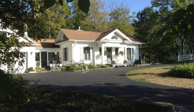 The Coop Farmhouse/A Modern Farmhouse