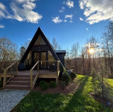 The Coop NEW A-frame Hot Tub, Fire Pit, Loft