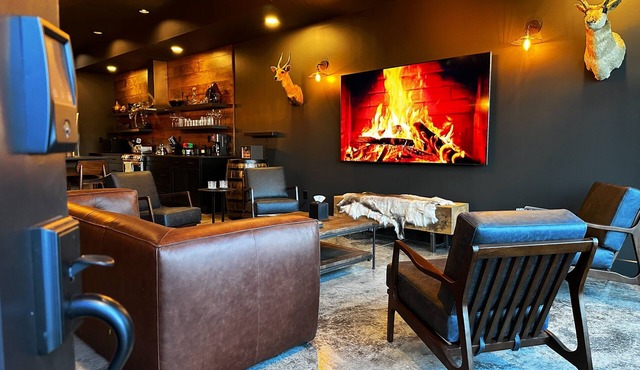 The Cooperage ~ NULU ~ 4 Bedroom/3 Baths
