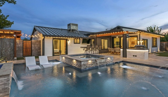 The Copper Haven: Luxurious Heated Salt Pool & Spa w/Game Room