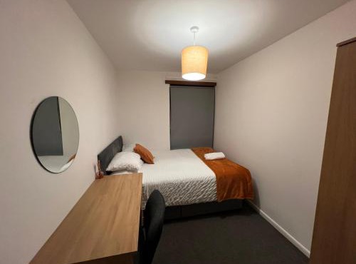 The Coral Guest House 1 Mile from Winchester Market