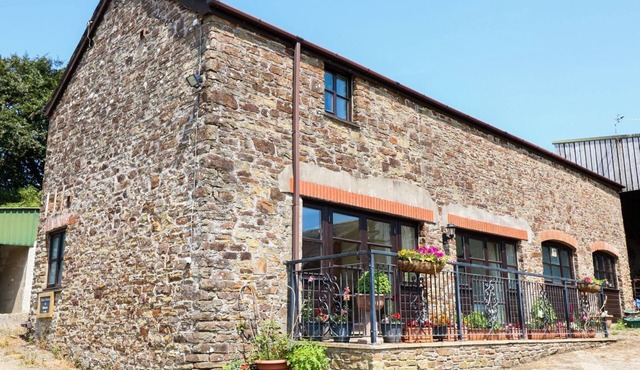 THE CORN TALLET, pet friendly, character holiday cottage in Bideford