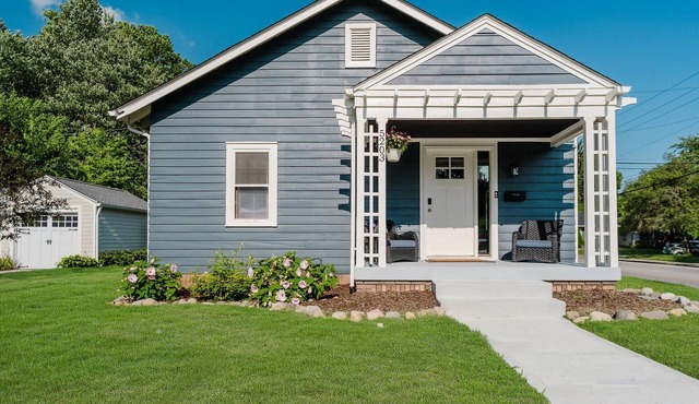 The Corner Cottage -Walkable, Comfortable, Stylish