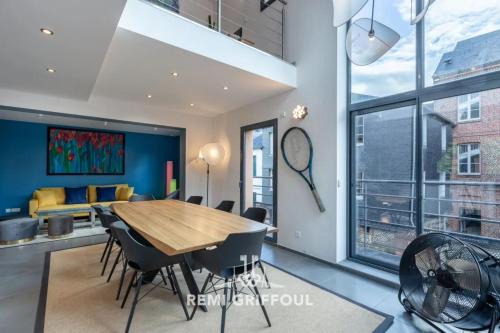 The Cosmopolitan Architect Design Home with Rooftop Jacuzzi 8 Guests