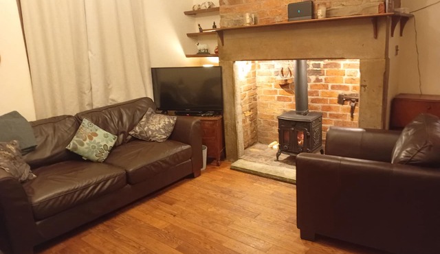 The Cosy Snug the Tardis of Glossop nnnn