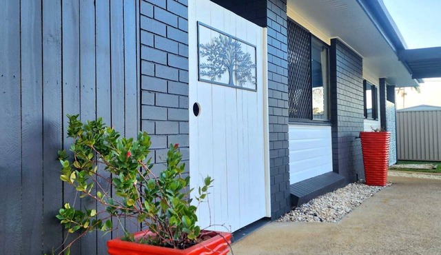 The Cosy Strathpine Getaway