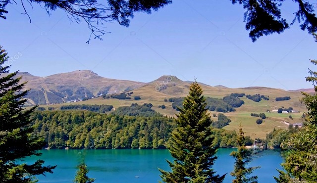 The cottage in the heart of the volcanoes