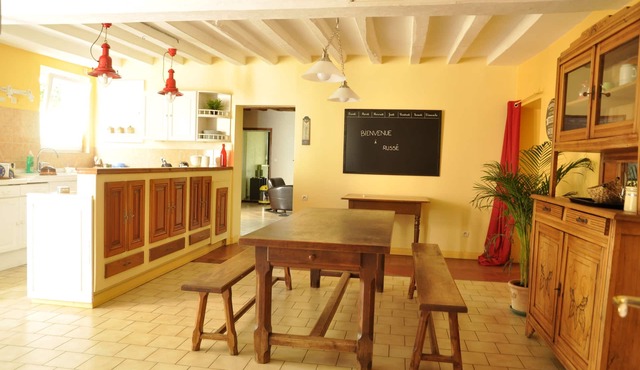 The cottage and the granary of Russé