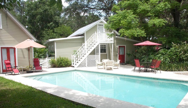 The Cottage at Country Retreat - a charming, idyllic, pet-friendly oasis