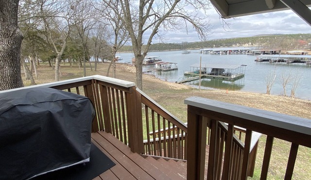 The Cottage At Hideaway- Lakefront Home