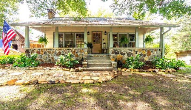 The Cottage at Jula Fields *Dog-Friendly!*