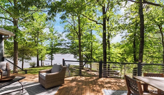 The Cottage at Lakeside Pointe