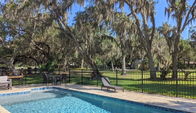 The Cottage at the Roost, SRQ Ranch Paradise