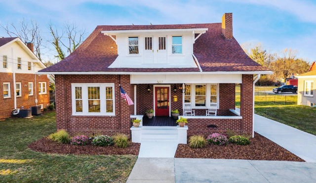 The Cottage at Ye Olde Towne Gate - Historic Greeneville