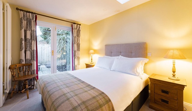 The Cottage -Bungalow Ensuite + Patio