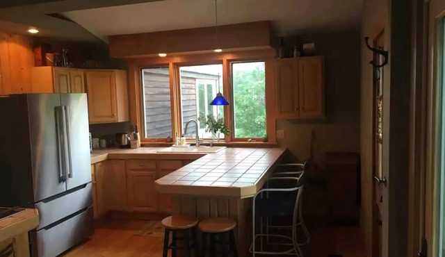 The Cottage @ Chestnut Hill Guest House & Farm