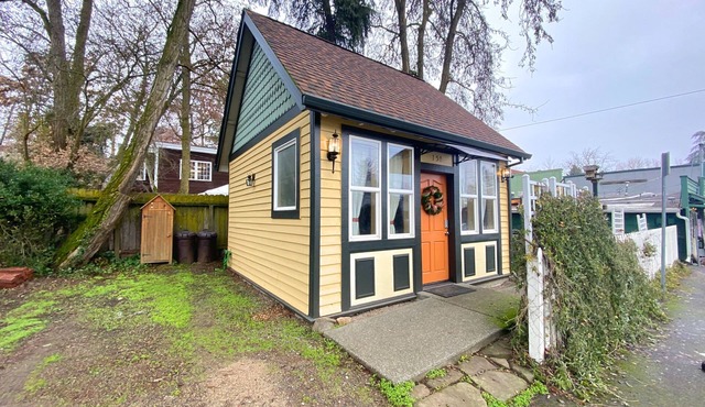 The Cottage Downtown!