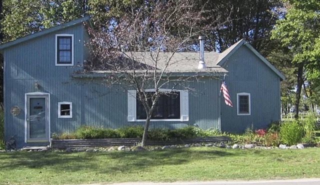 The Cottage - Dutch storybook bungalow across from campground overlooking beach