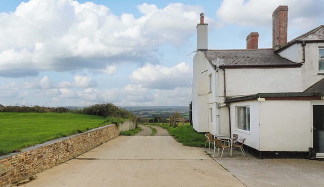 THE COTTAGE, family friendly, with open fire in Bideford