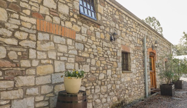 THE COTTAGE, family friendly, luxury holiday cottage in Cardiff