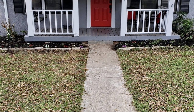 The Cottage @ Georgetown Square. 5% weekly discount; 10% monthly discount.