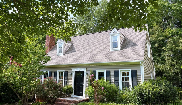 The Cottage Hill is a charming 3-bed house in a primary location in Greensboro