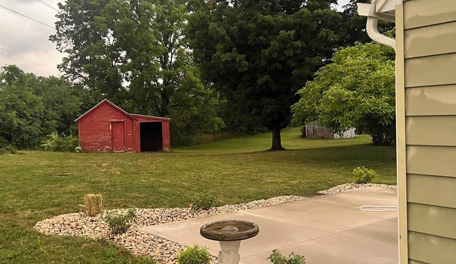 The Cottage is a charming 3-bedroom house in Jamesville…minutes to Syracuse!