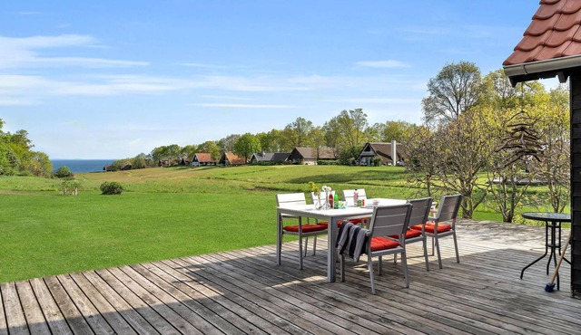 The cottage is located in the beautiful recreational cottage area of Båring.