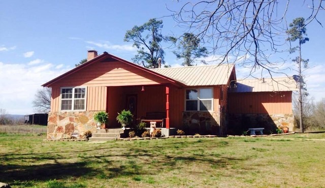The Cottage is on 450 acres w/hot tub, Private 4wheeler trails