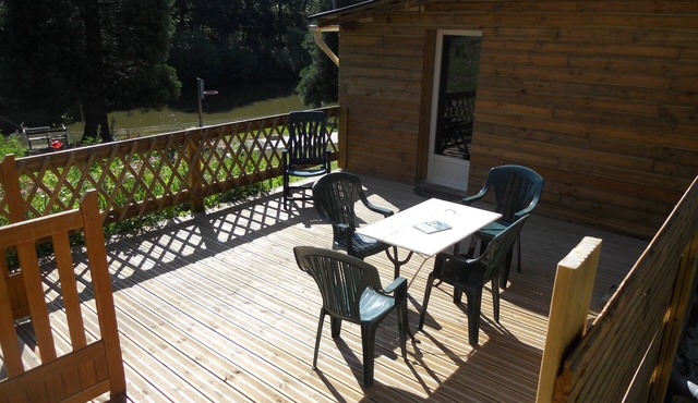 The cottage lake, lescure-jaoul