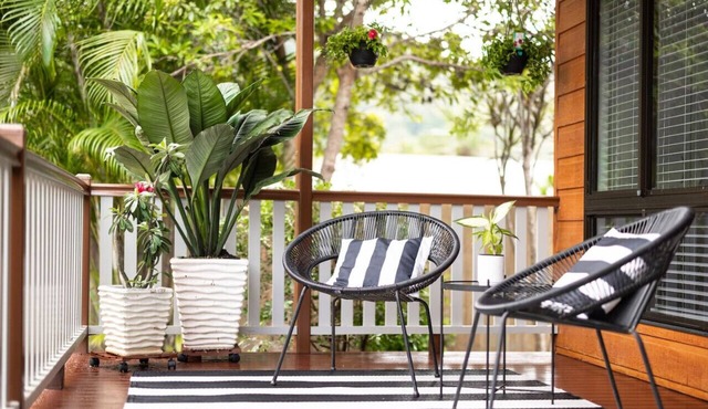 The Cottage - Mountain Views 1BR - 5 min to Beach