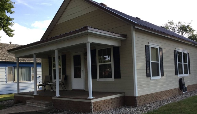 The Cottage on 6th in Saint Paul, NE